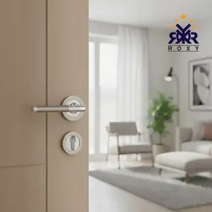 مقبض باب بلون فضي بتصميم معدني مزدوج وجودة عالية بسعر منافس