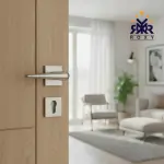 مسكة باب فاخر باللون الفضي المطفي ذات تصميم هندسي عصري