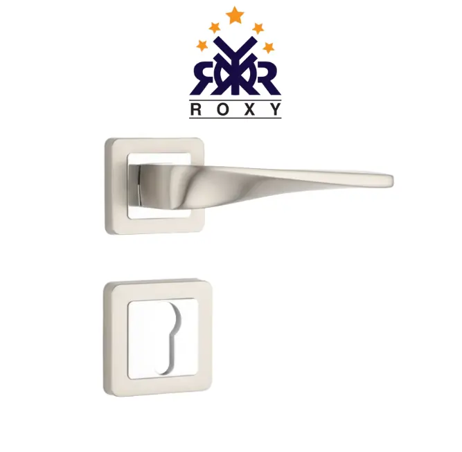 مقبض باب معدني بتصميم منحني أنيق