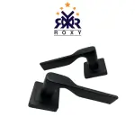 مقبض باب بلون أسود مطفي بتصميم منحني أنيق وجودة عالية