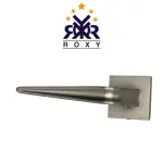 مسكة باب فاخر باللون الفضي المطفي ذات تصميم هندسي عصري